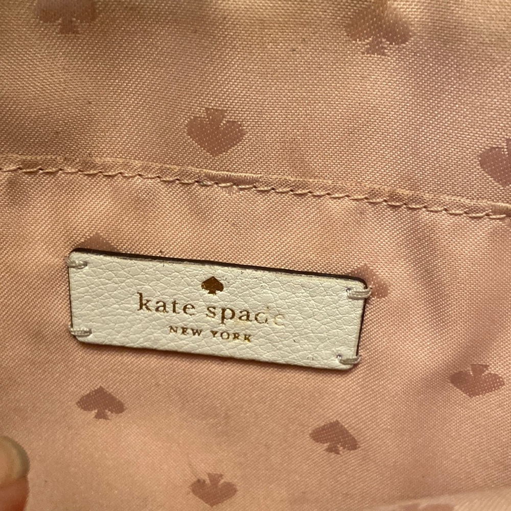 Kate Spade ~ Reiley White/Straw Dome Crossbody - Picture 6 of 10